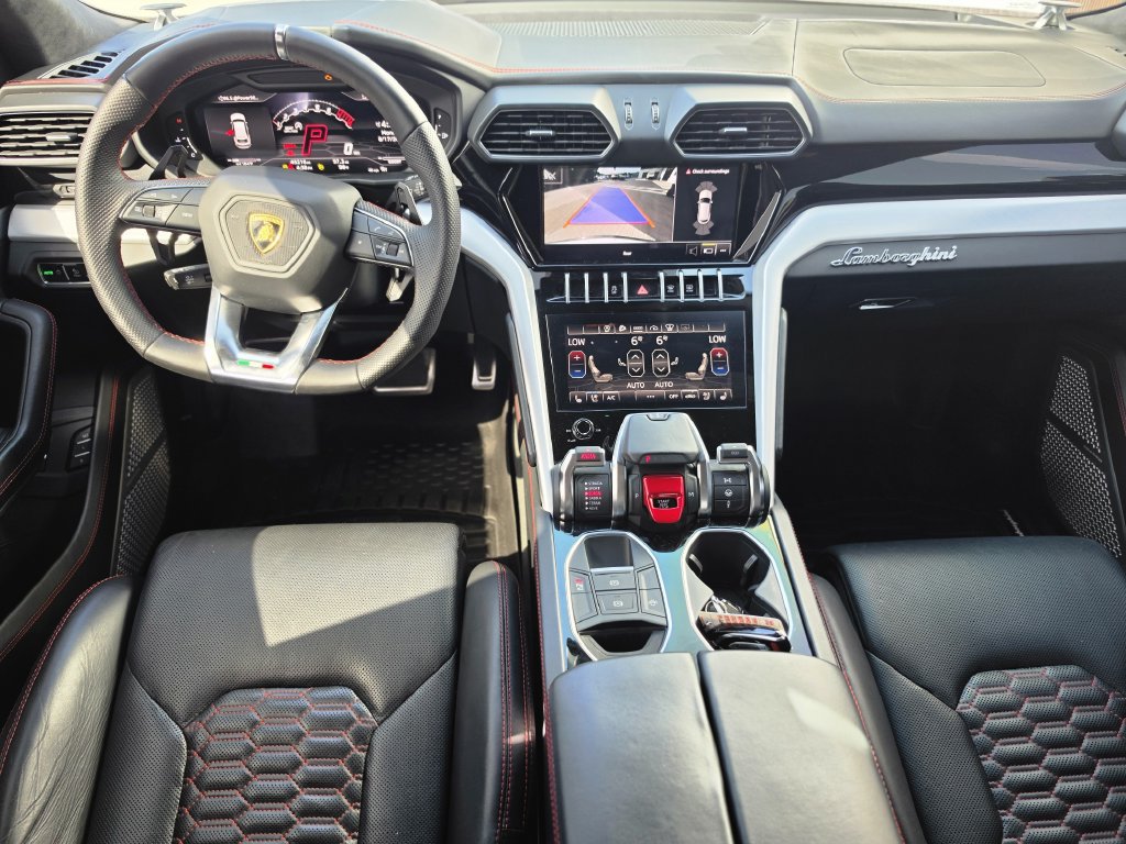 Used 2022 Lamborghini Urus AWD/4WD image 14