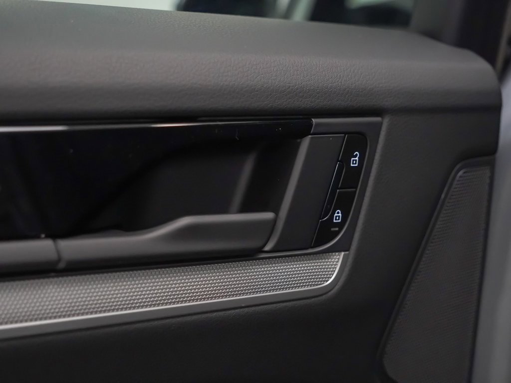 New 2026 Porsche Cayenne E-Hybrid image 15