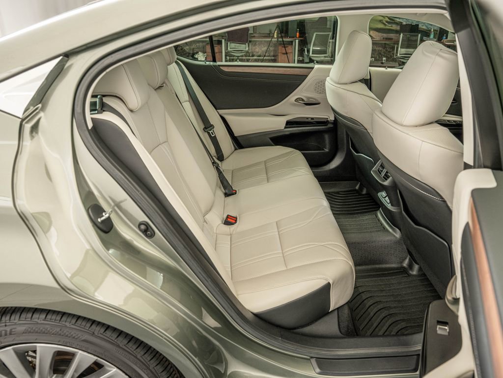 Certified 2024 Lexus ES 350 Luxury w/ Technology Package image 32
