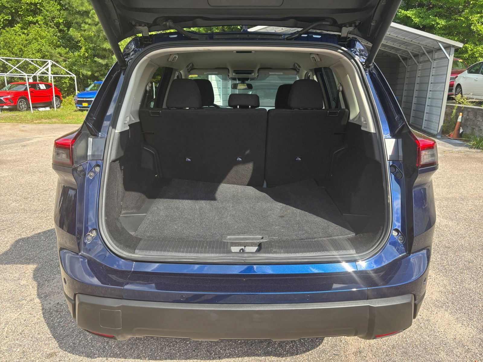Used 2026 Nissan Rogue SV FWD image 32