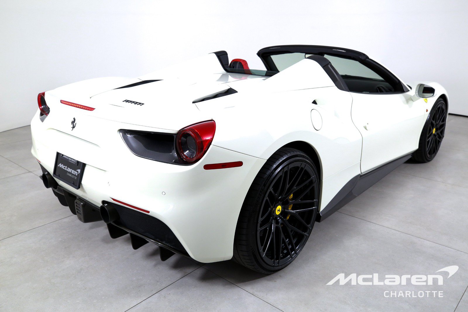 Used 2018 Ferrari 488 Spider RWD image 9