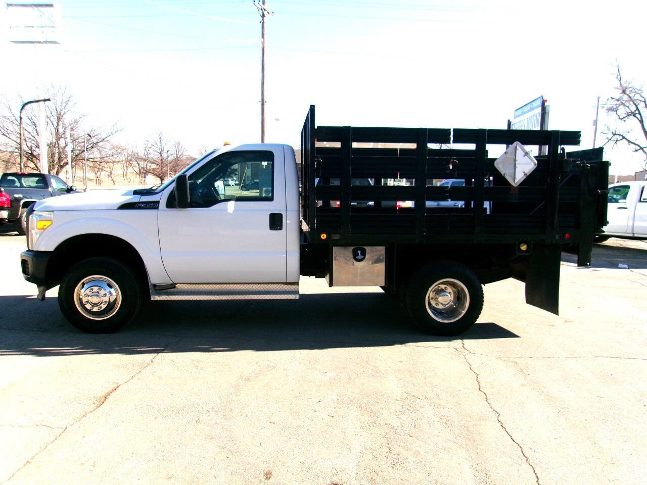Used 2011 Ford F350 XL w/ Trailer Tow Pkg image 9