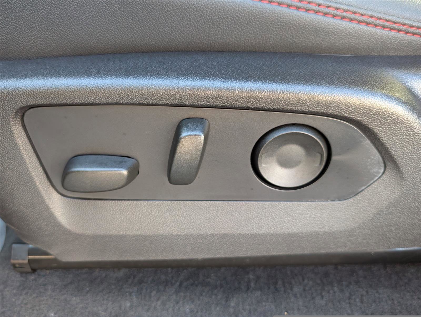 Used 2025 Chevrolet Colorado Z71 w/ Midnight Edition image 22