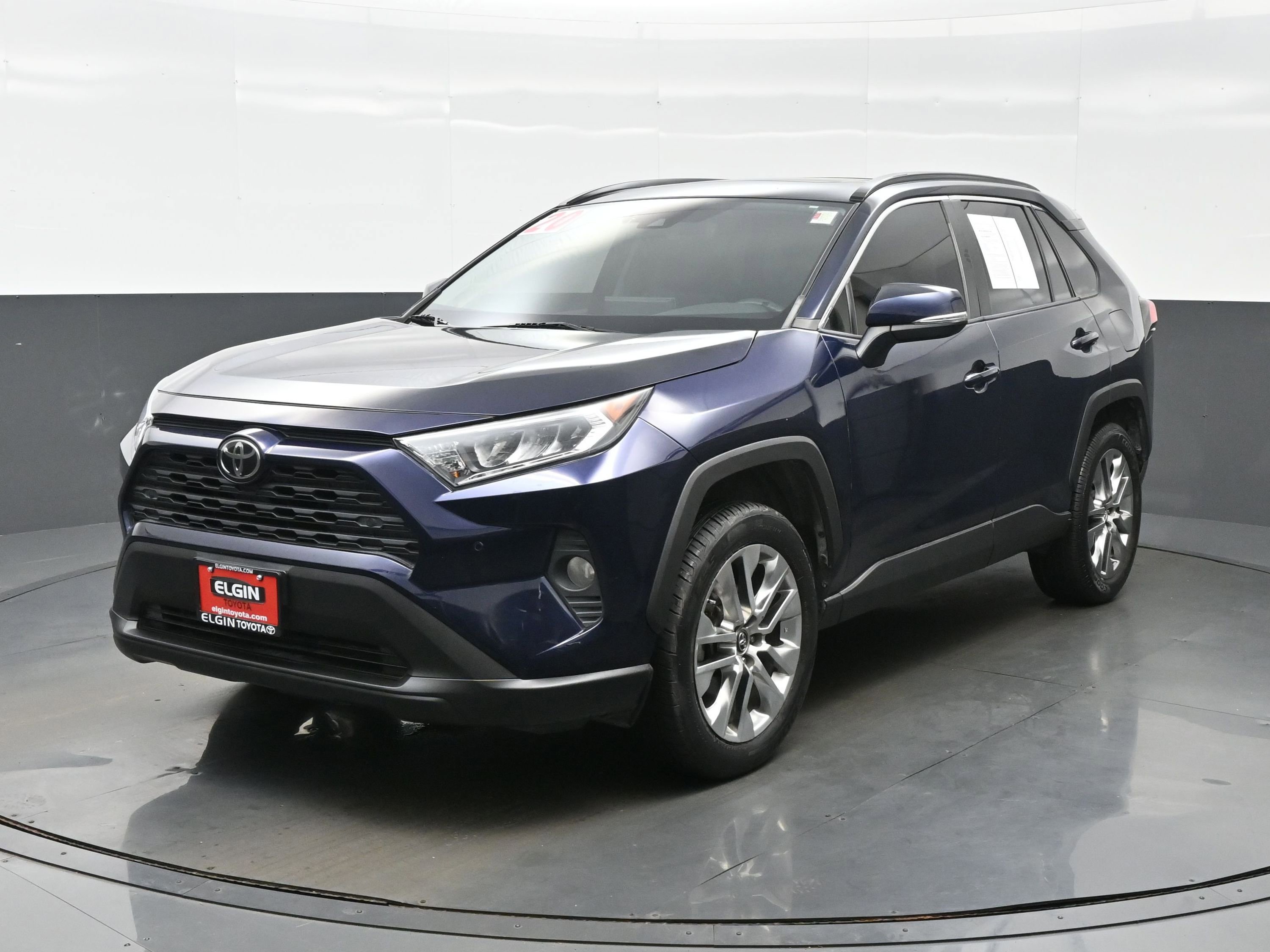 Used 2020 Toyota RAV4 XLE Premium FWD image 2