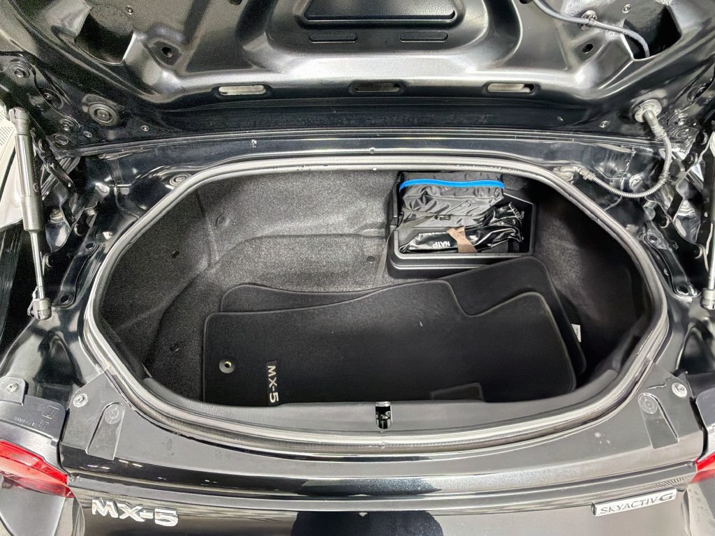 Used 2021 MAZDA MX-5 Miata RF Grand Touring RWD image 24