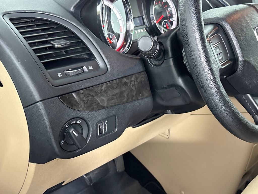 Used 2016 Dodge Grand Caravan SE w/ Quick Order Package 29E SE image 11
