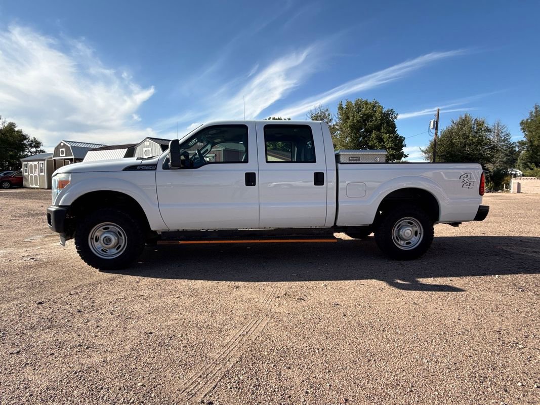 Used 2015 Ford F250 XL w/ Camper Package image 4