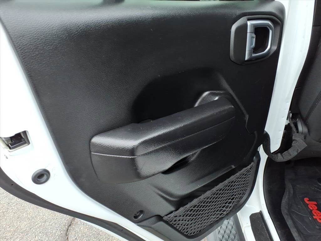 Used 2021 Jeep Gladiator Willys image 18