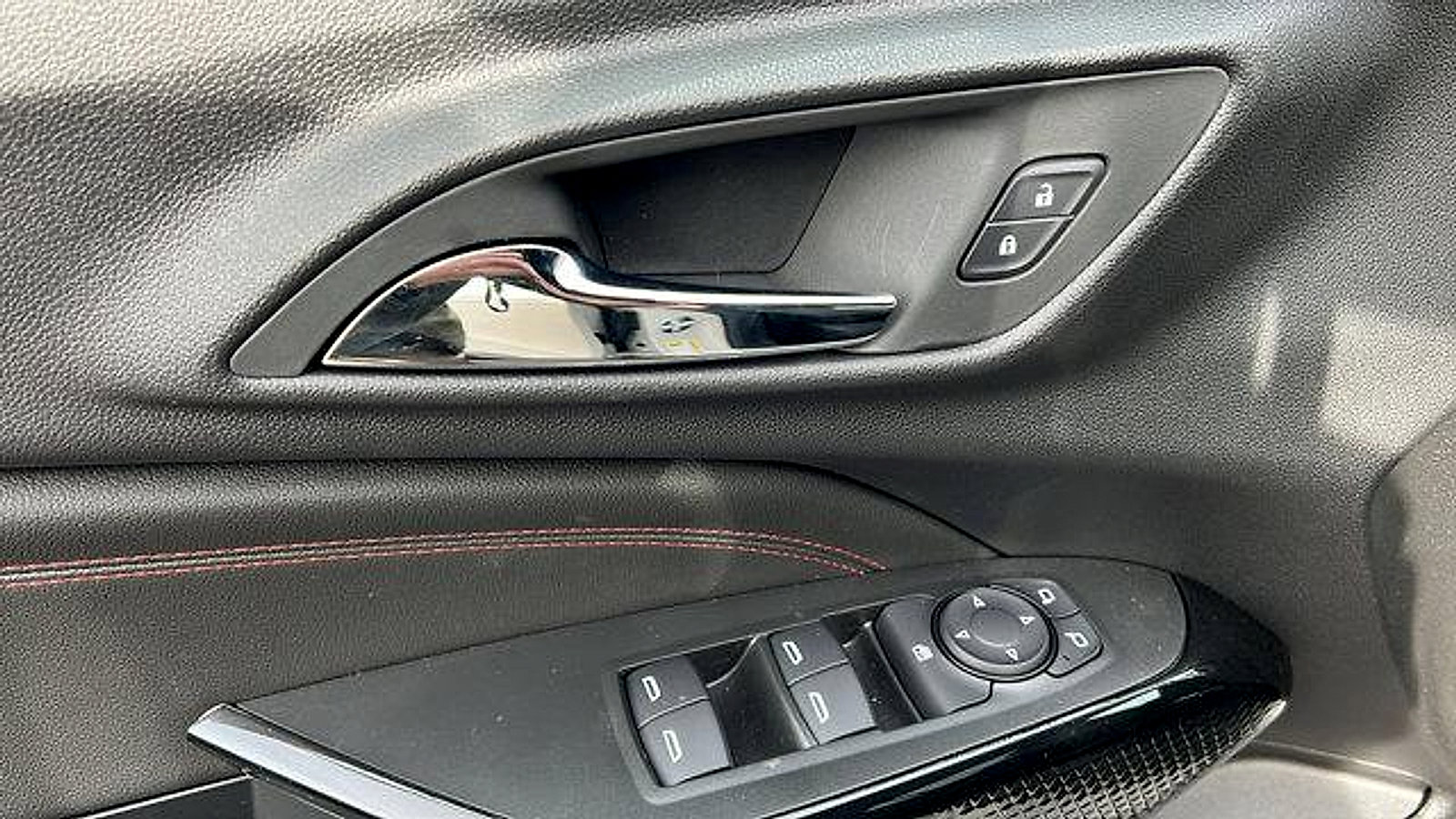 New 2026 Chevrolet Trax RS w/ Driver Confidence Package image 15