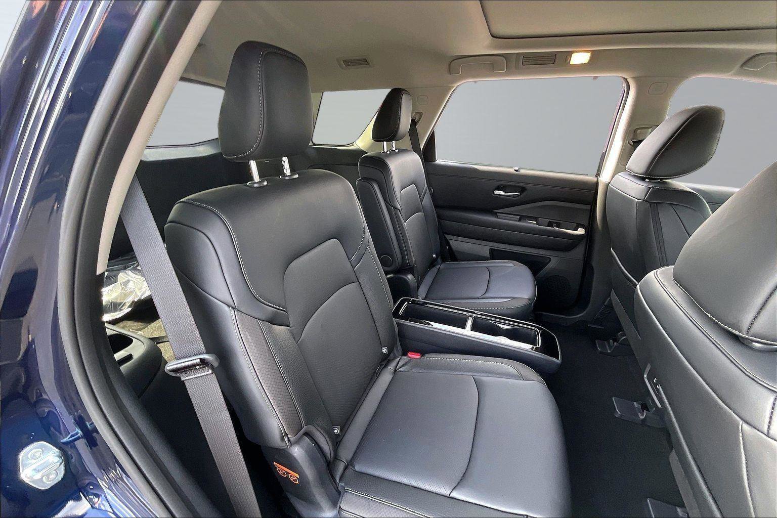 New 2026 Nissan Pathfinder SL image 10