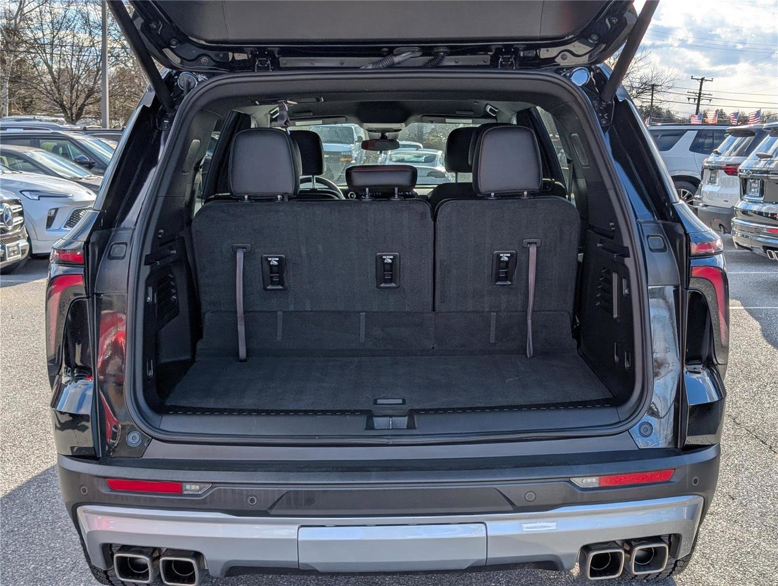 Used 2025 Chevrolet Traverse Z71 w/ Driver Confidence Package image 15