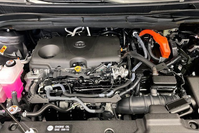 Used 2025 Toyota Sienna XLE image 9