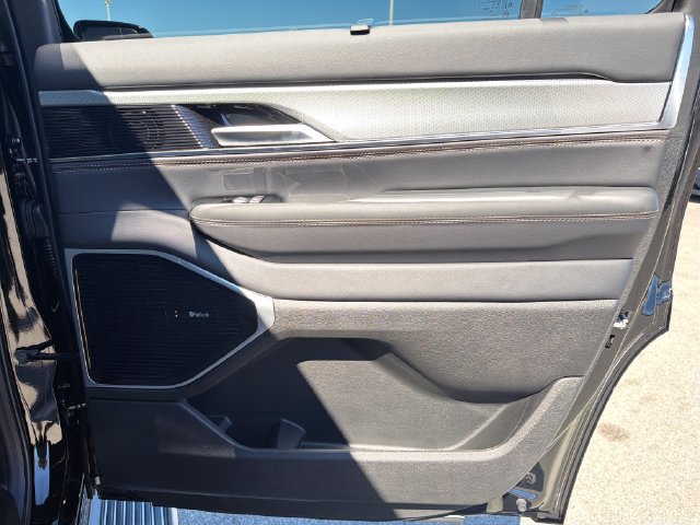 New 2027 Jeep Grand Wagoneer Overland AWD/4WD image 31