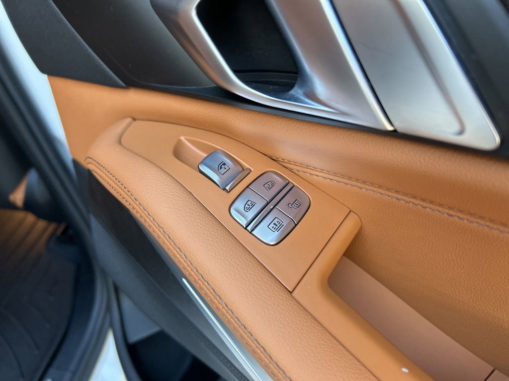 Used 2022 BMW X7 xDrive40i w/ M Sport Package image 42