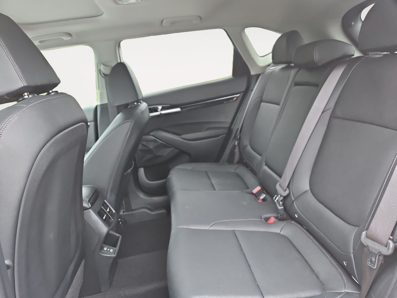 Used 2025 Kia Seltos EX w/ EX Sunroof Package AWD/4WD image 13