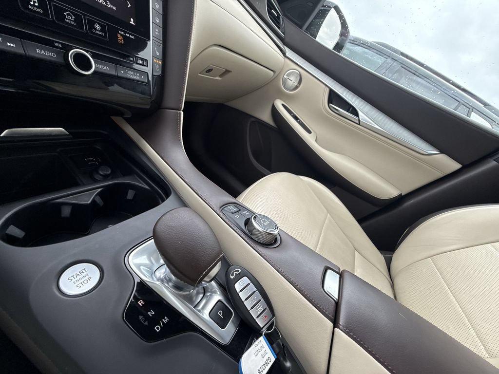 Used 2019 INFINITI QX50 Essential w/ Sensory Package AWD/4WD image 22