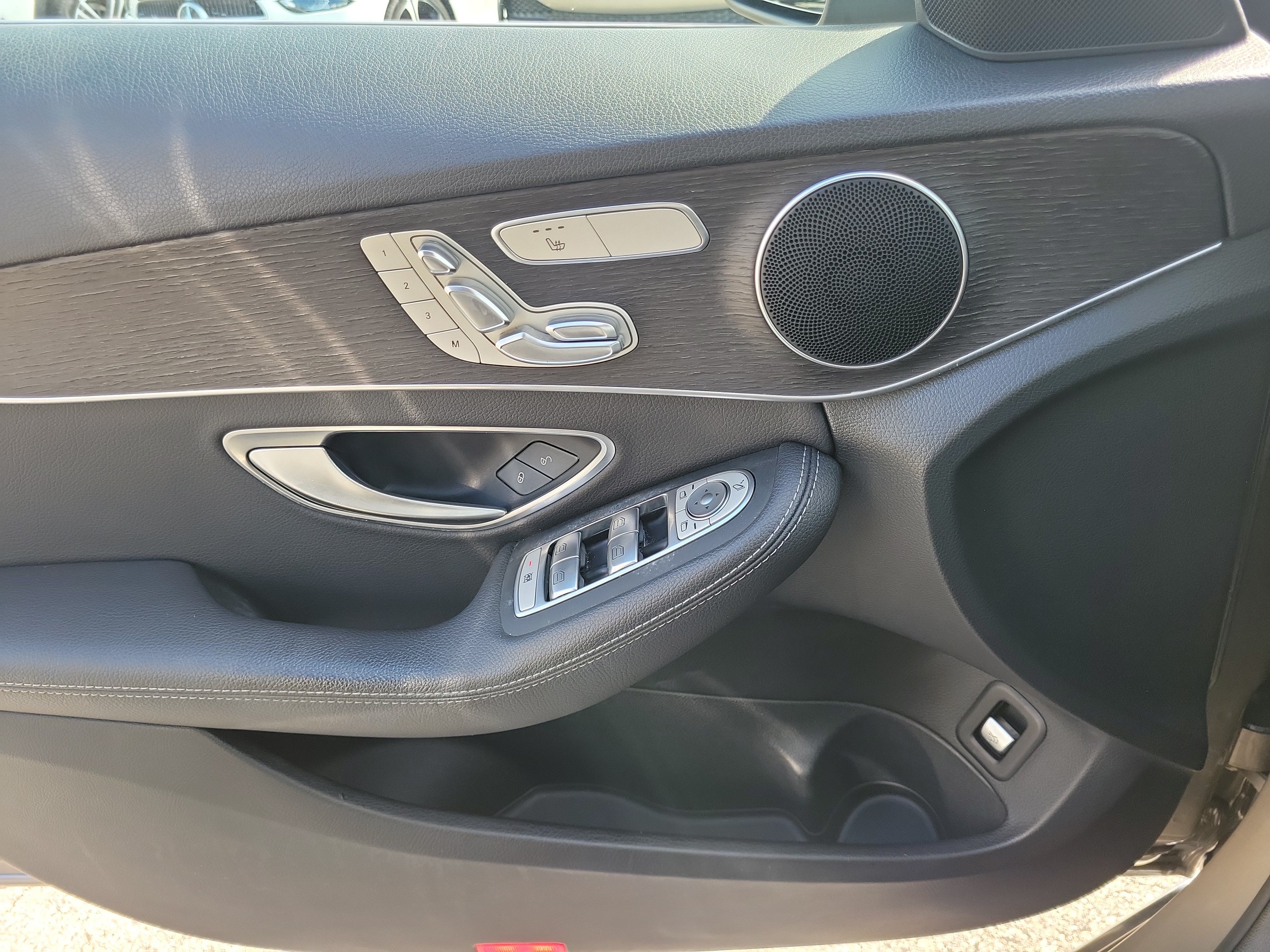 Used 2020 Mercedes-Benz C 300 Sedan image 27