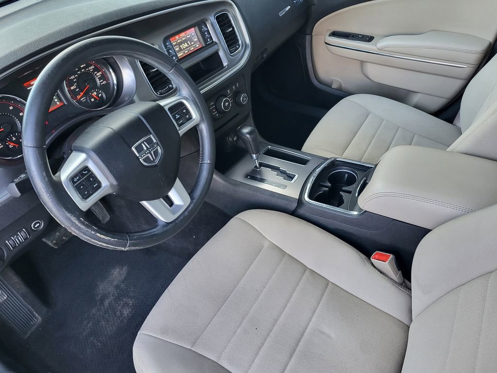 Used 2013 Dodge Charger SE w/ Connectivity Group image 12