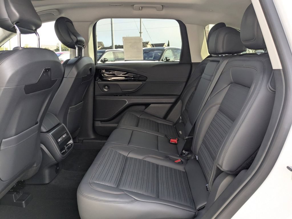 New 2026 Lincoln Nautilus Reserve AWD/4WD image 14