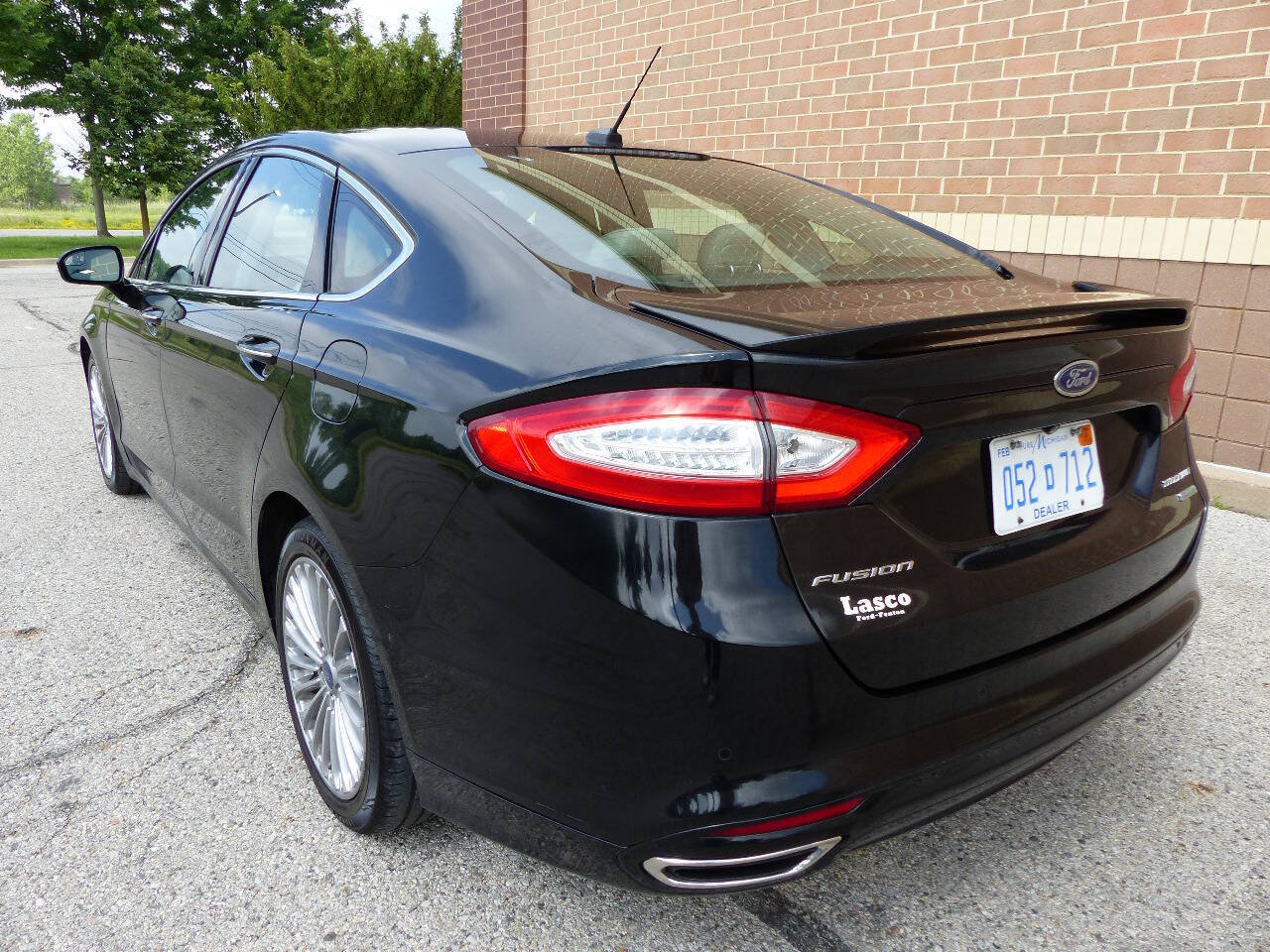 Used 2016 Ford Fusion Titanium FWD image 6