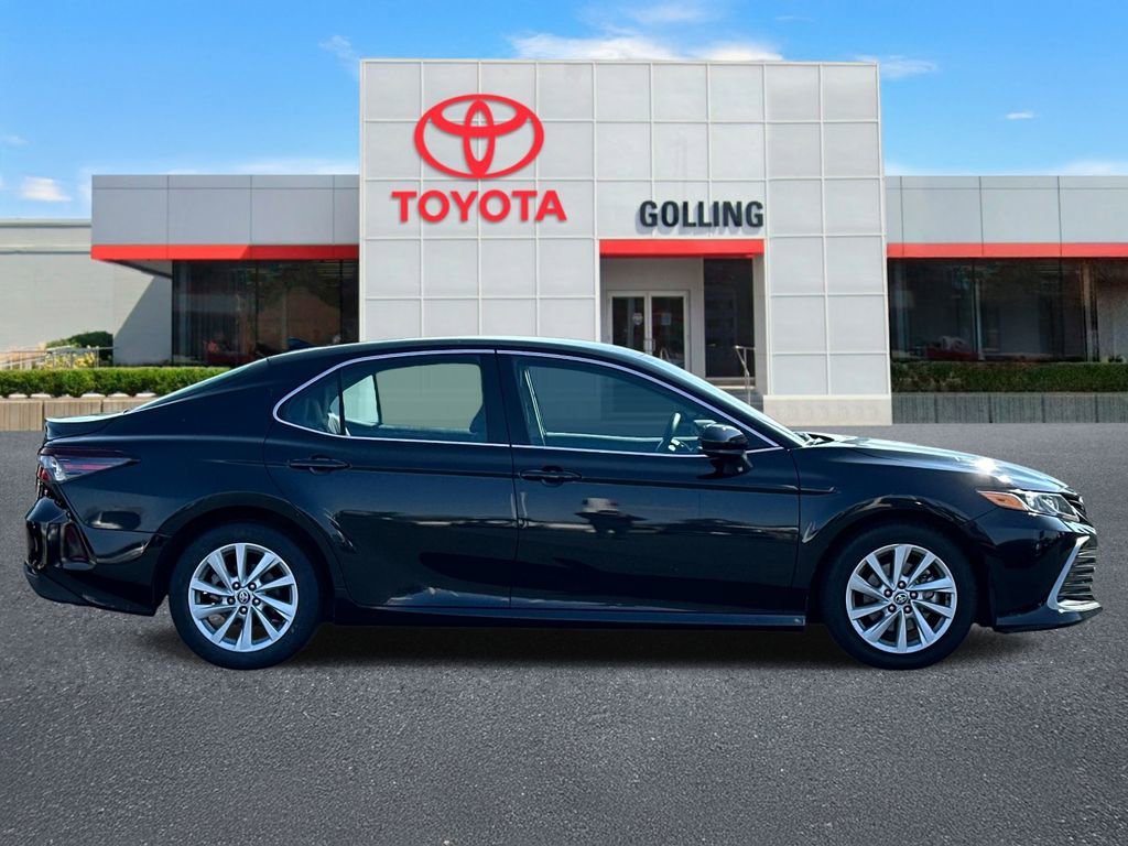 Used 2023 Toyota Camry LE FWD image 6