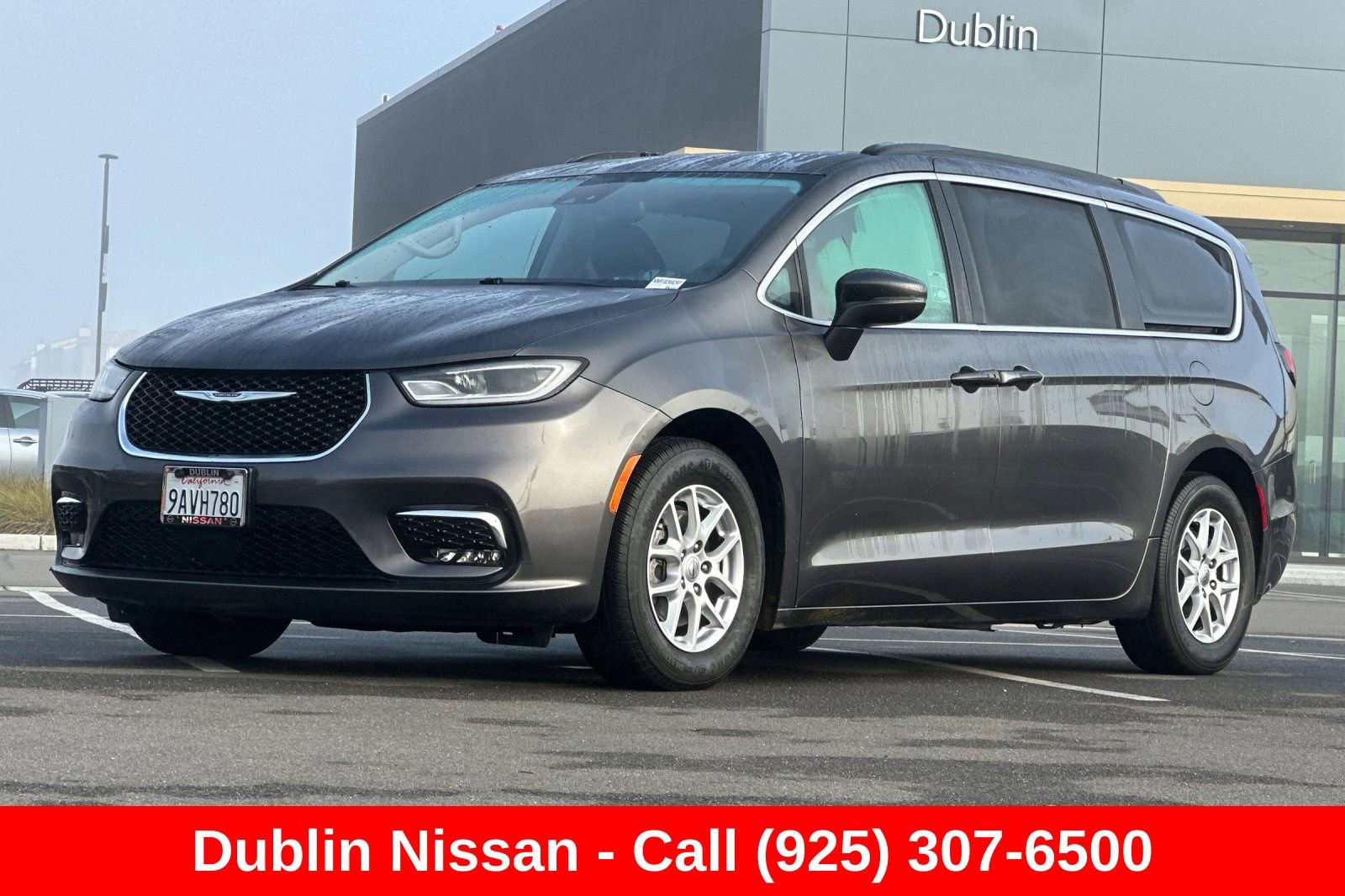 Used 2022 Chrysler Pacifica Touring-L FWD image 8