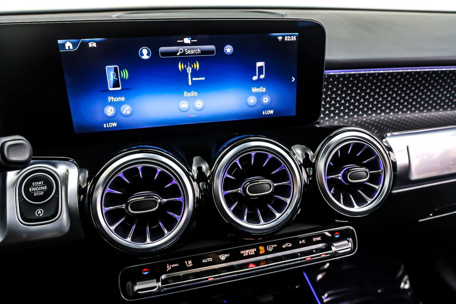 Certified 2025 Mercedes-Benz GLB 250 image 22