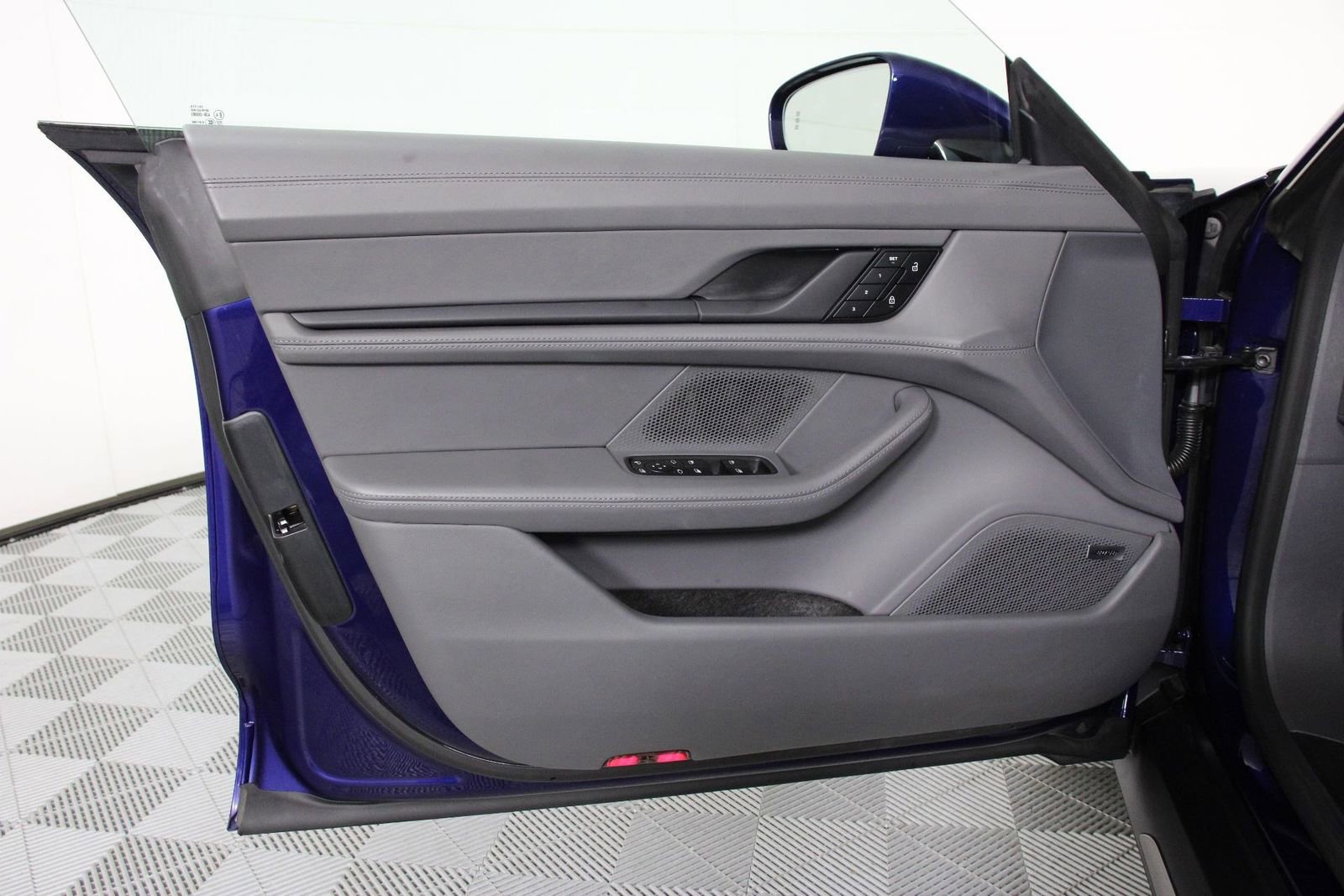 Certified 2025 Porsche Taycan Turbo image 19