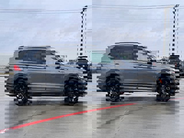 Used 2023 Volkswagen Tiguan SE R-Line image 7