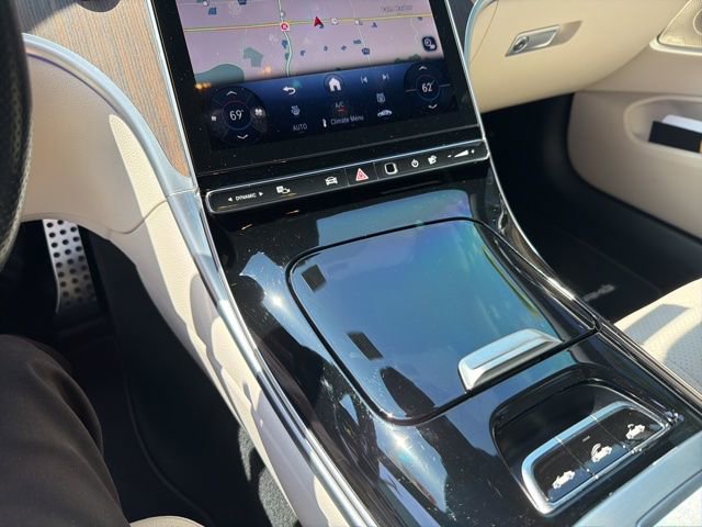 Used 2025 Mercedes-Benz CLE 300 4MATIC Cabriolet image 11