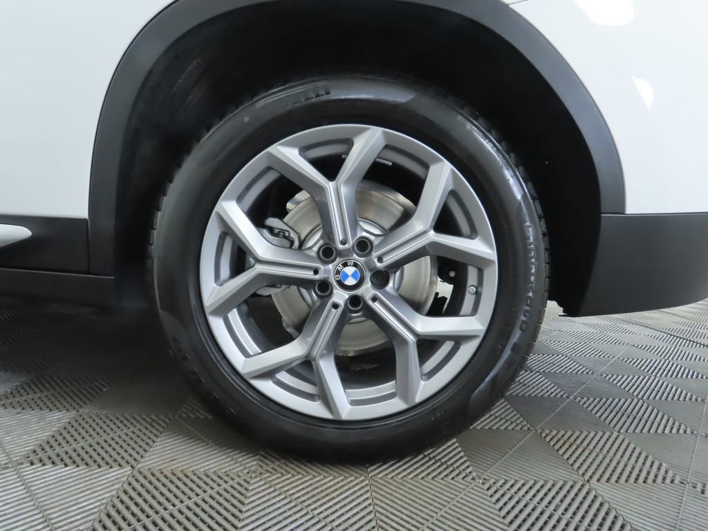 Certified 2025 BMW X4 xDrive30i image 32