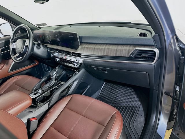 Used 2023 Kia Telluride EX w/ EX Captain's Chair Package image 14
