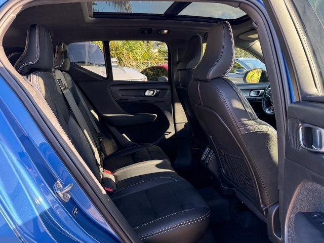 Used 2020 Volvo XC40 T5 R-Design AWD/4WD image 17