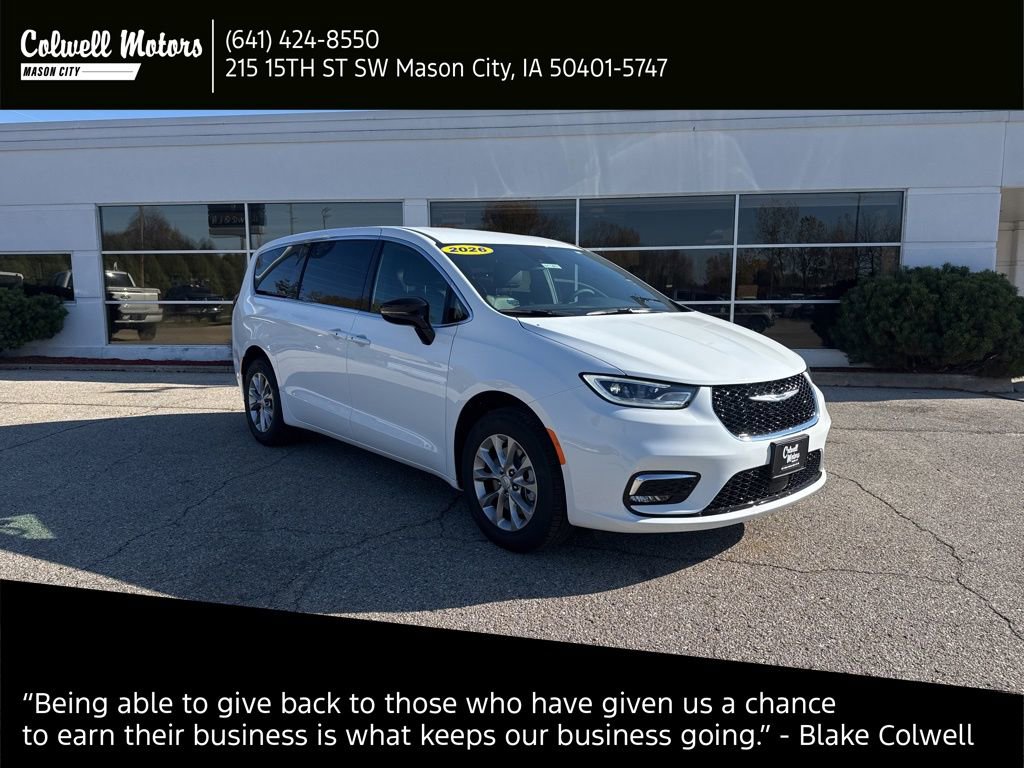 New 2026 Chrysler Pacifica Select image 1