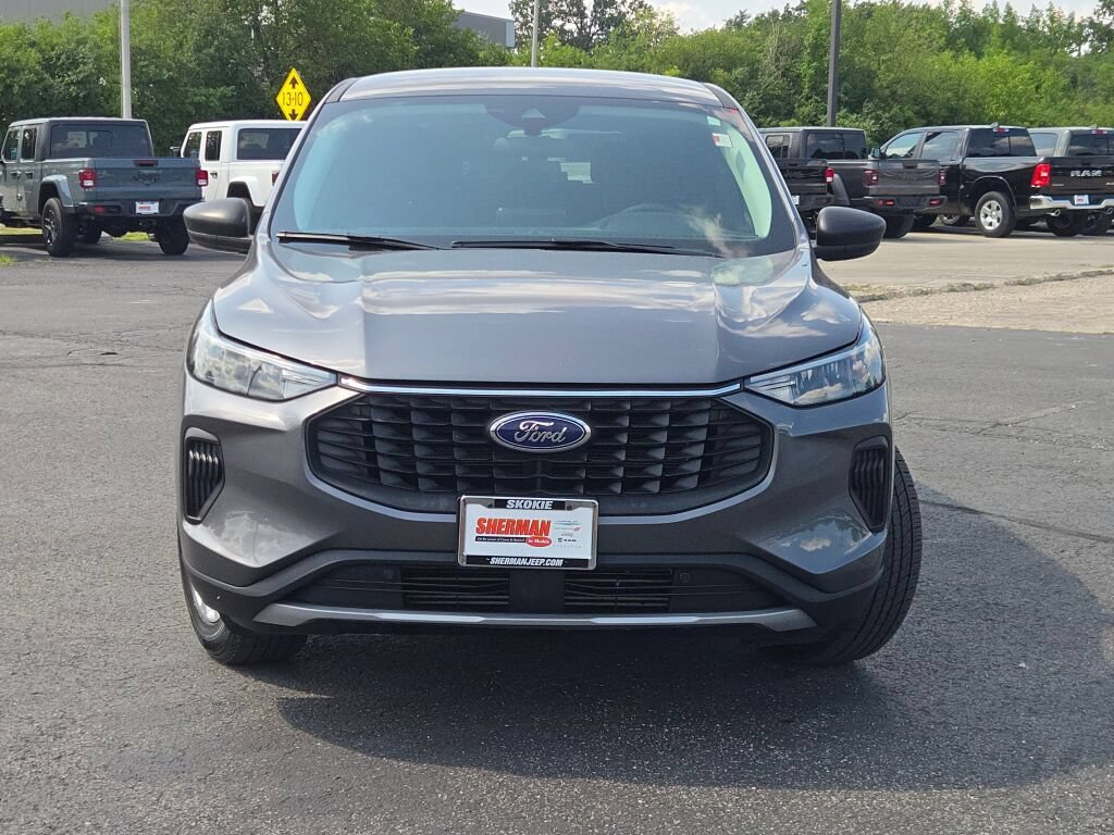 Used 2024 Ford Escape Active AWD/4WD image 2