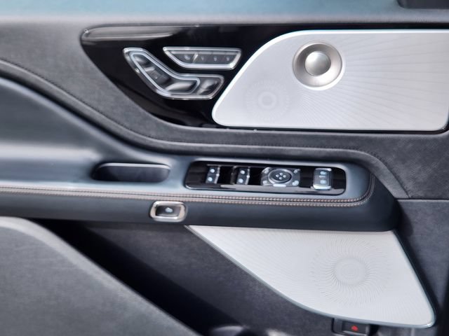 New 2025 Lincoln Aviator Reserve w/ Equipment Group 201A AWD/4WD image 9