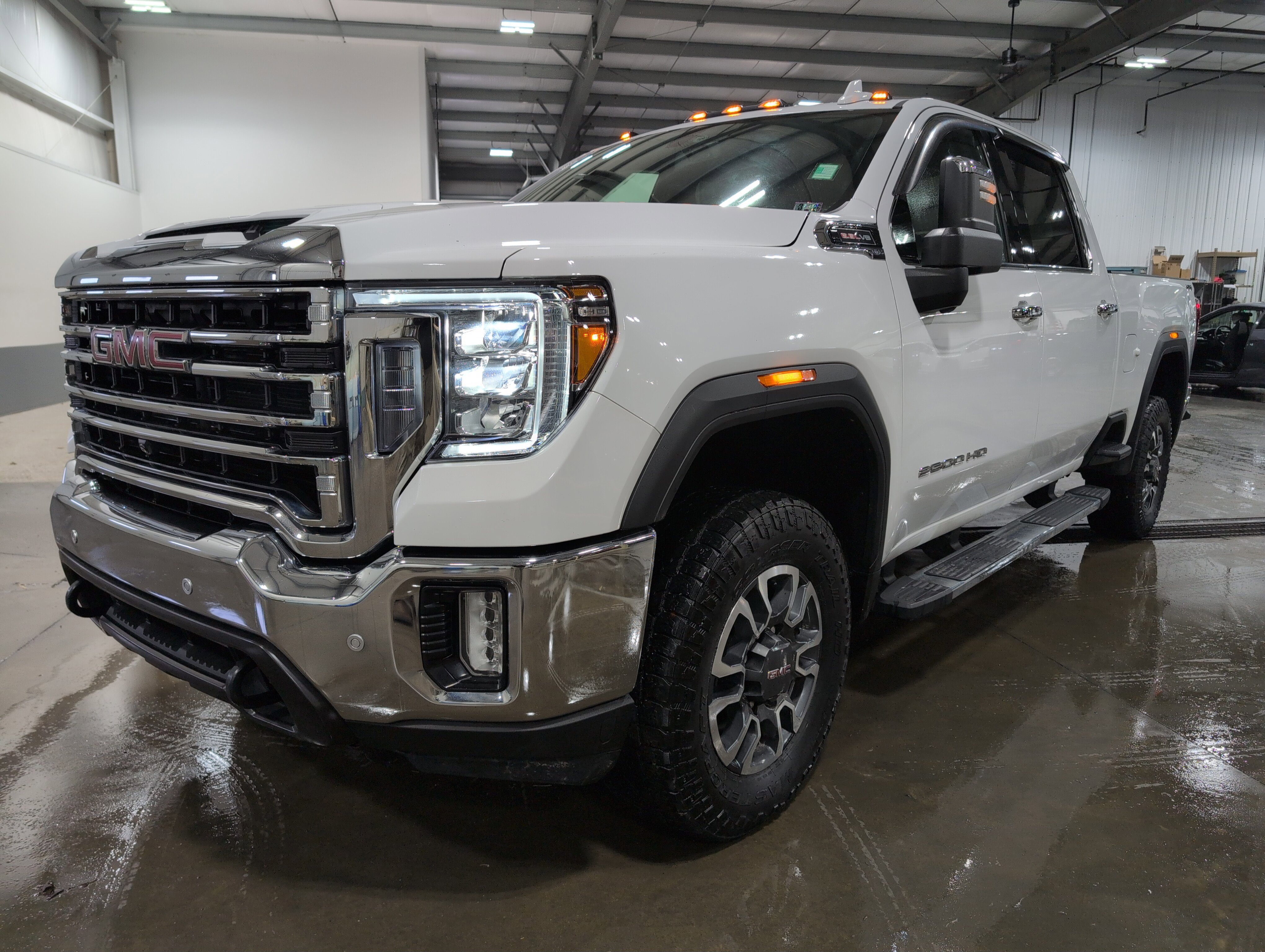 Used 2021 GMC Sierra 2500 SLT w/ SLT Premium Package AWD/4WD image 6