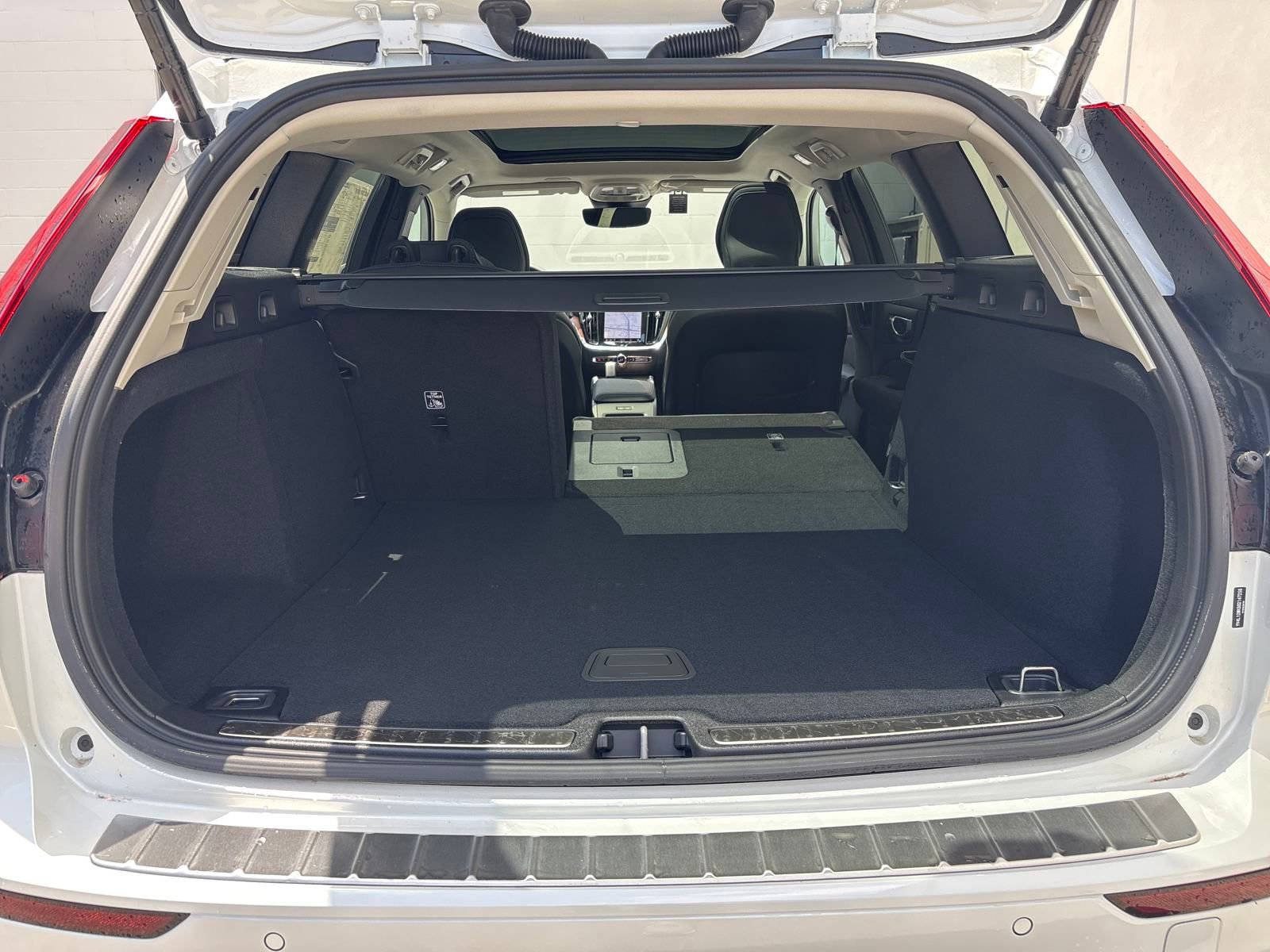 New 2025 Volvo V60 B5 Cross Country Plus w/ Protection Package Premier image 27