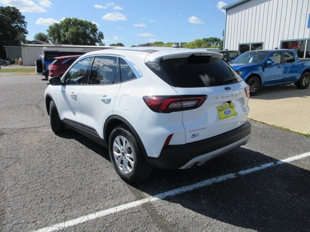 Used 2023 Ford Escape Active w/ Tech Pack #2 AWD/4WD image 9