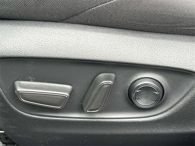 Used 2023 Toyota RAV4 SE image 24