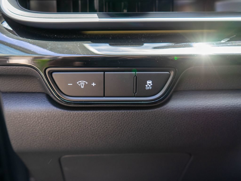 Certified 2025 Kia Carnival SX Prestige FWD image 22