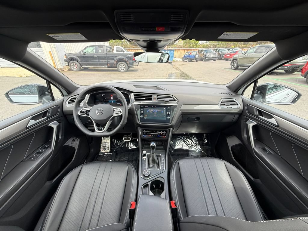 Used 2024 Volkswagen Tiguan SE R-Line AWD/4WD image 22