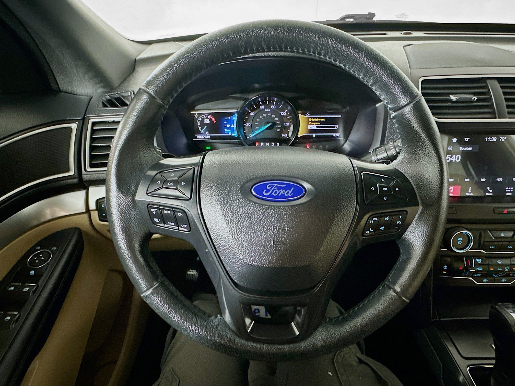 Used 2017 Ford Explorer XLT w/ Equipment Group 202A AWD/4WD image 11