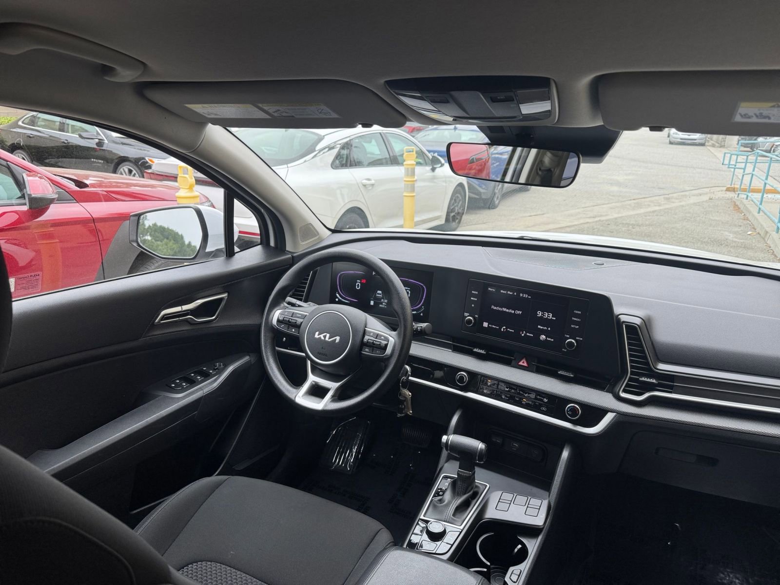 Used 2025 Kia Sportage LX FWD image 33