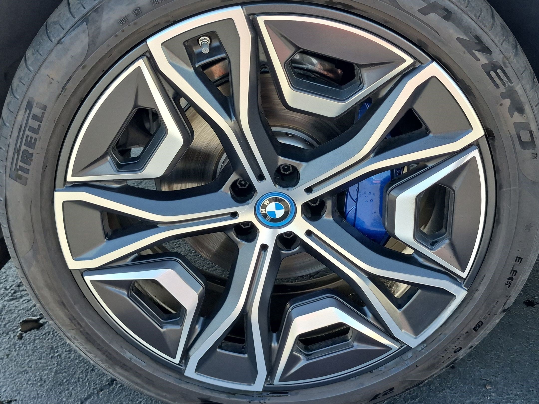 Certified 2025 BMW iX xDrive50 AWD/4WD image 13