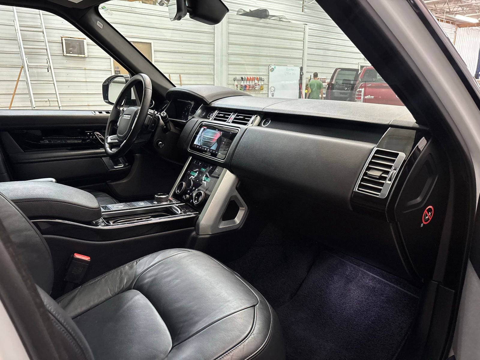 Used 2018 Land Rover Range Rover image 27