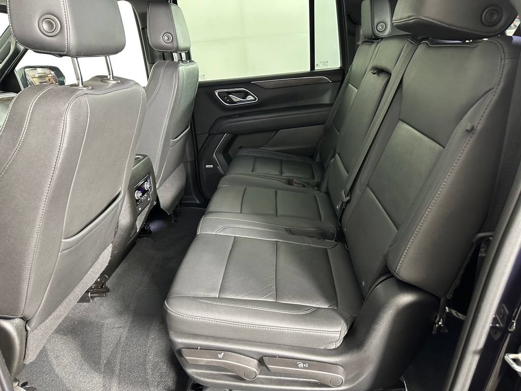 Used 2023 Chevrolet Suburban Z71 w/ Luxury Package AWD/4WD image 27