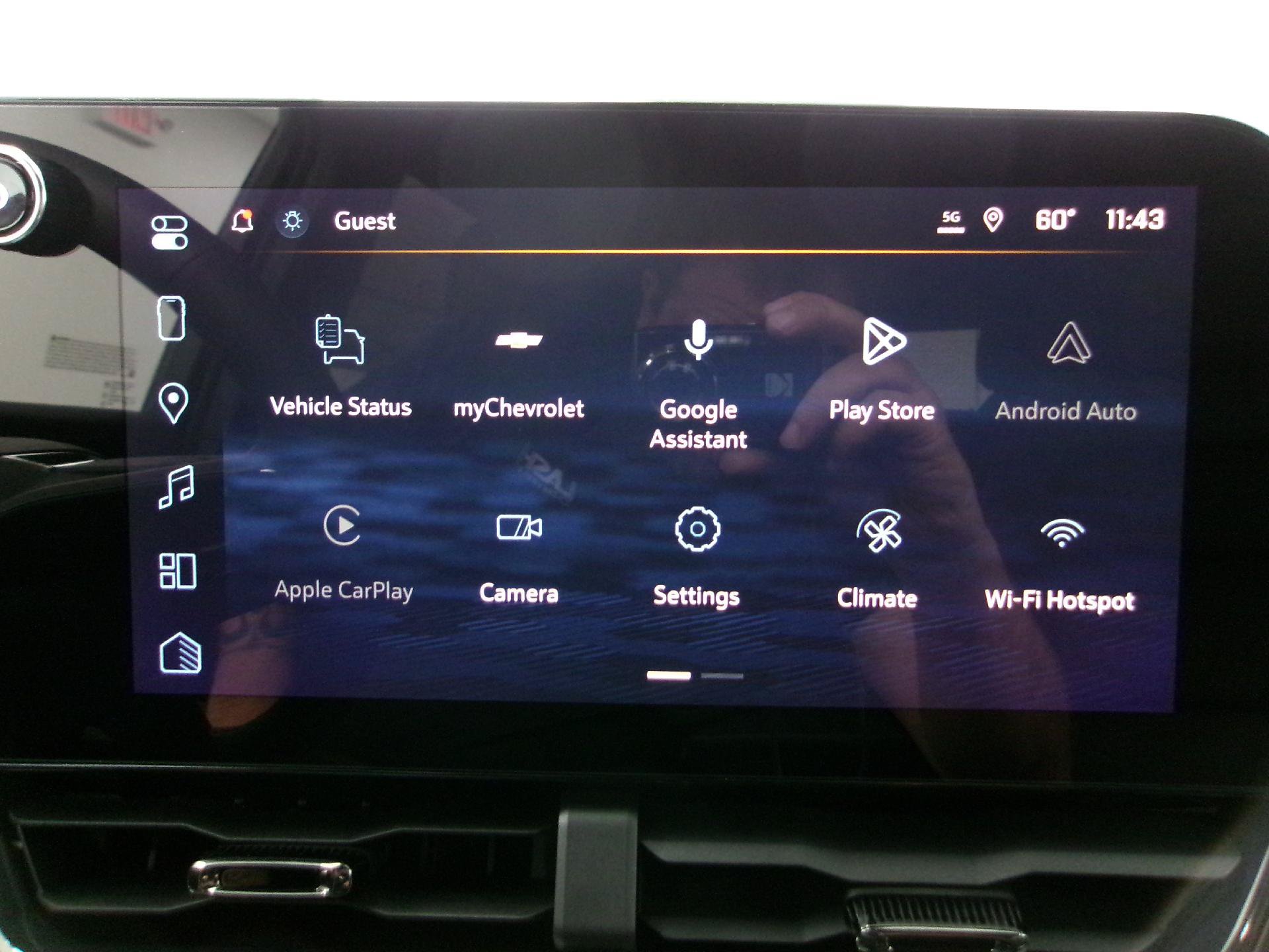 New 2027 Chevrolet Equinox RS w/ Safety and Technology Package AWD/4WD image 5