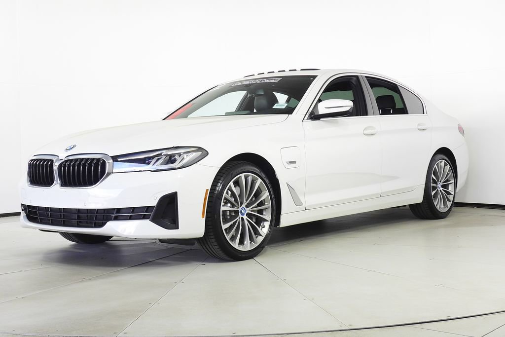 Certified 2022 BMW 530e w/ Convenience Package image 2