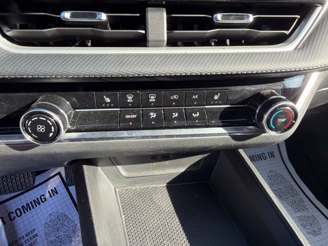 Used 2025 Chevrolet Equinox LT FWD image 16